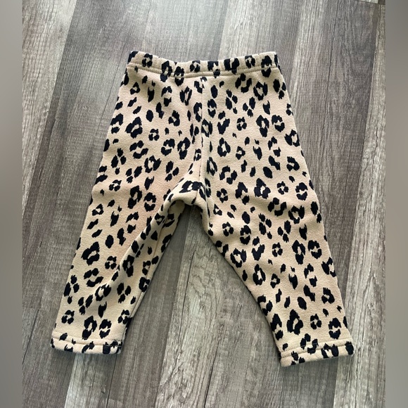 Carter’s 18M cheetah print sweat pants - Picture 3 of 3